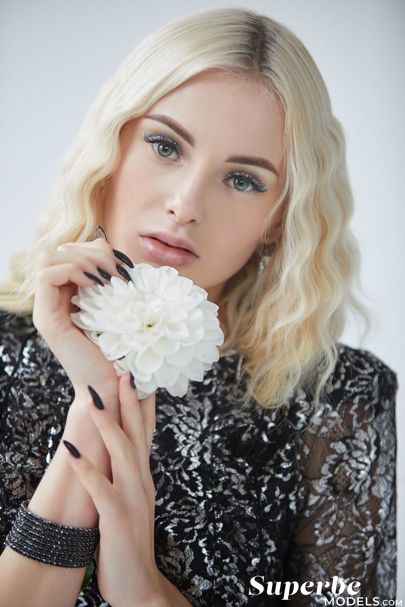 Елена, 34 года, 0 размер груди